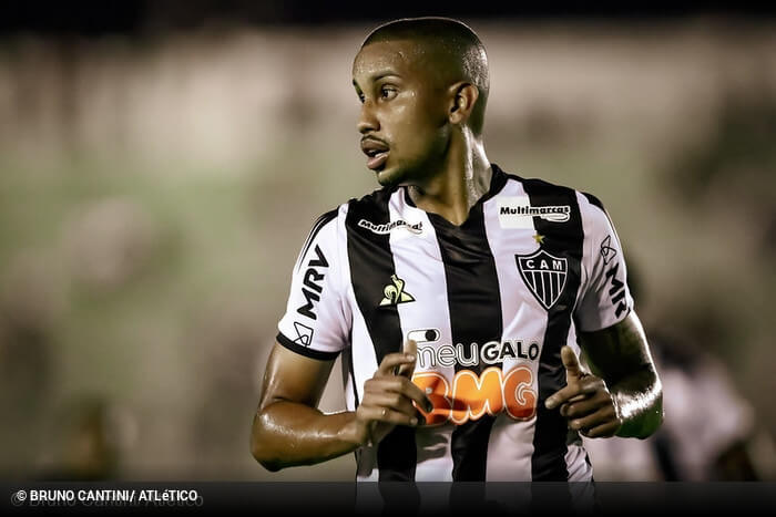 Volante do Atlético-MG realiza cirurgia, mas não tem previsão de retorno