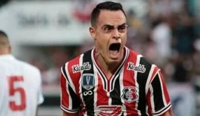 Santa Cruz faz proposta por ex-atacante de Ponte e Botafogo