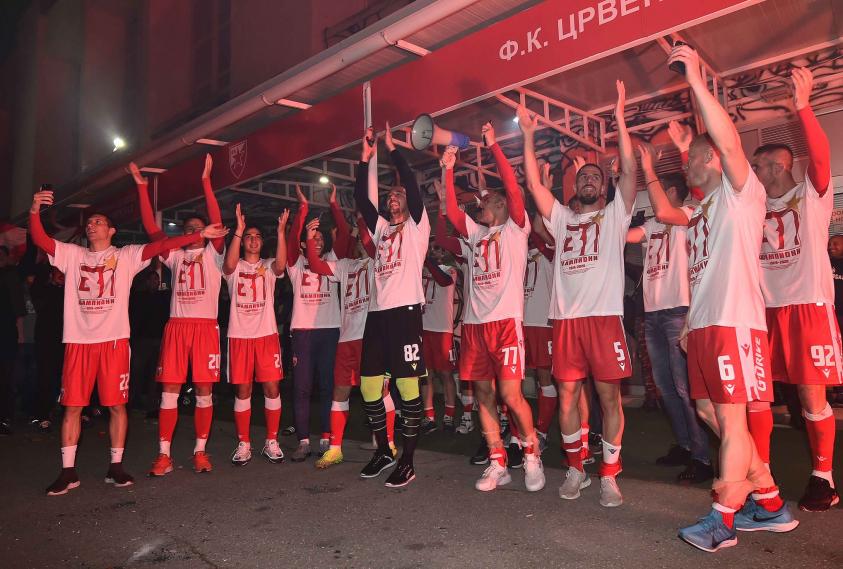 Time de Petkovic tem ajuda do regulamento e é campeão nacional após retorno