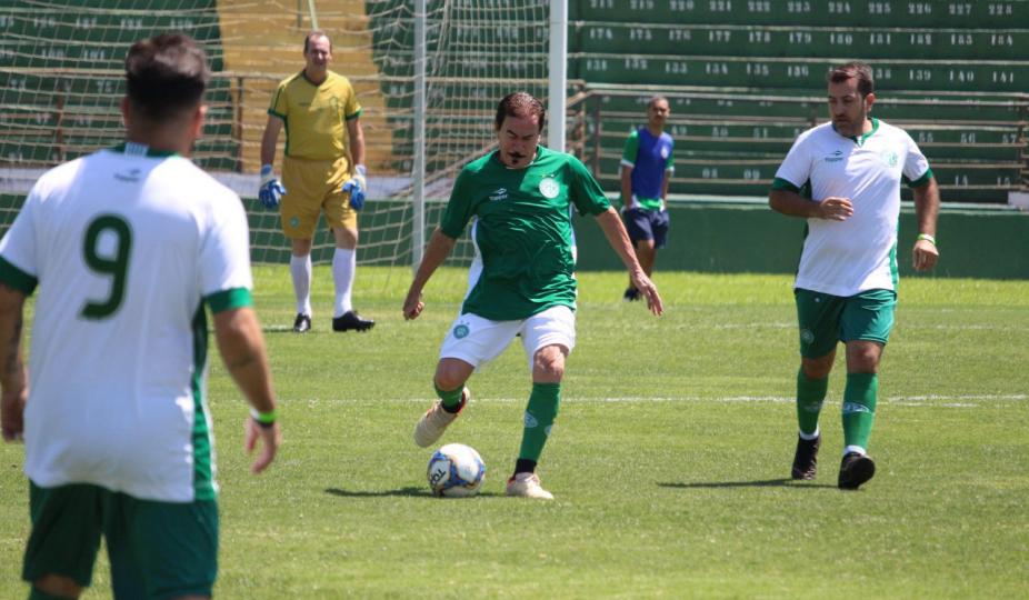 ‘Pandemia’ no Guarani, democracia, críticas e títulos: histórias de Zenon