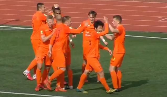 Campeonato na Europa é retomado e tem abraços em comemorações de gols