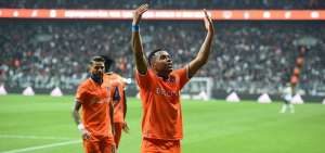 Atacante ex-Seleção Brasileira critica cartolas e pede veterano no Santos