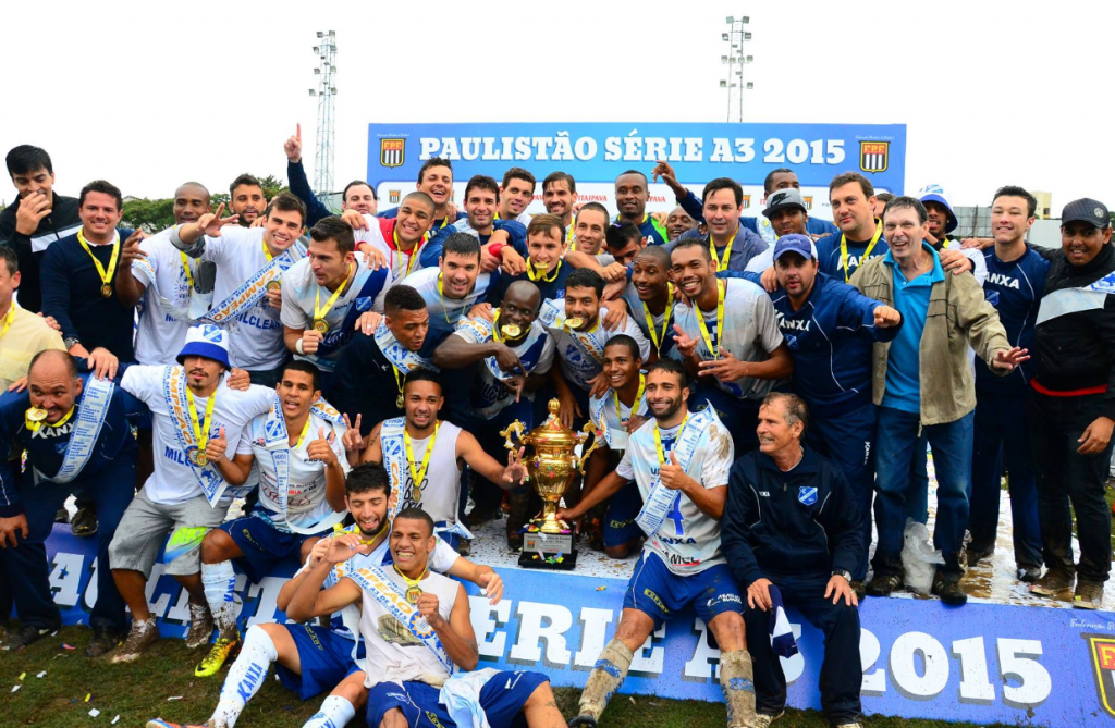 Taubaté comemora o título paulista da Série A3 de 2015 - Foto: Bruno Castilho | EC Taubaté