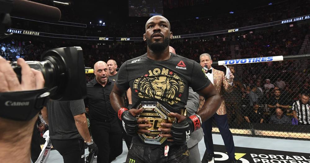 Irritado com Dana White, Jon Jones afirma que deixará cinturão do UFC vago