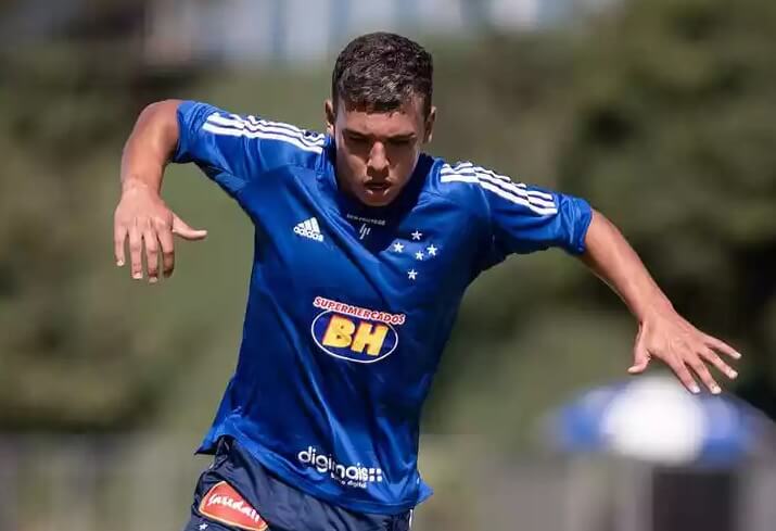 Atacante do Cruzeiro testa positivo para o novo coronavírus