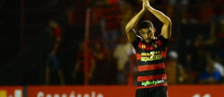 Especulado na Lazio, zagueiro do Sport afirma: ‘Conheço sua história e a admiro’