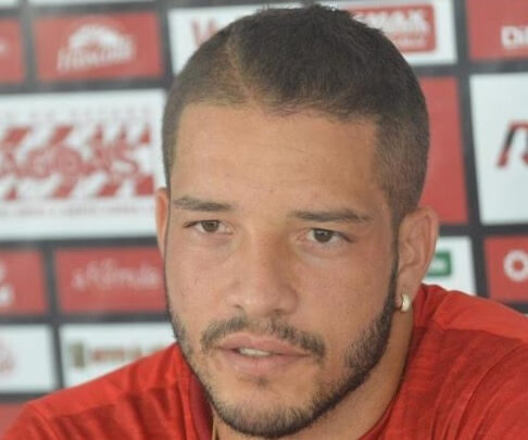 Alagoano: Goleiro revela meta no CRB: “Chegar ao jogo 100”