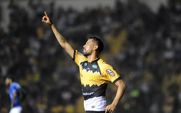 Remo quer repatriar lateral e avança por atacante ex-São Bernardo e CRB