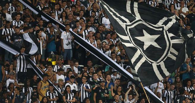 Clube do Brasileirão venderá ingressos virtuais e irá dar mimos aos torcedores