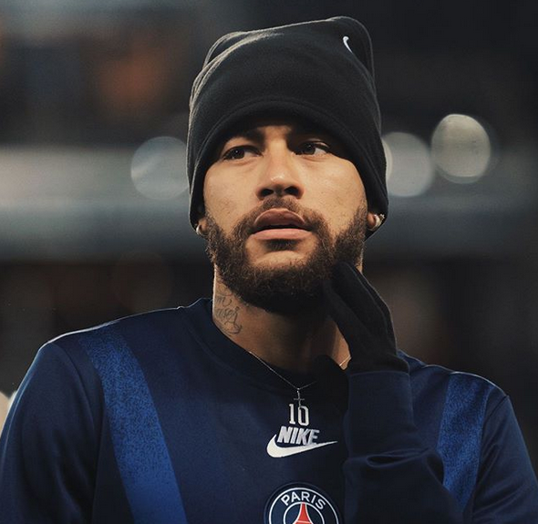 Neymar se une a outros jogadores e se manifesta contra o racismo em rede social