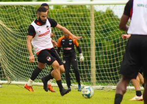 Meia revelado no Ceará deixa time da Série D e engorda lista de dispensas