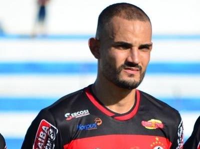 Zagueiro do Campinense segue ‘rival’ e apoia protestos: “Lutar pelo que é certo’