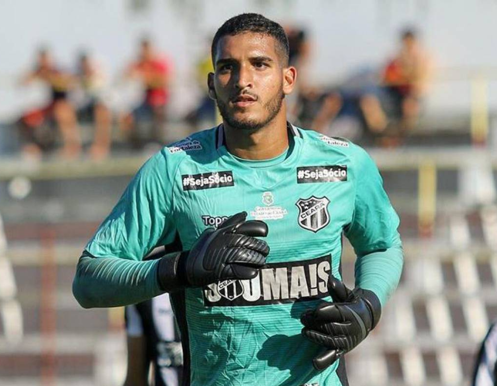 Depois de perder goleiro para Cruzeiro, time do Brasileirão promove promessa da base