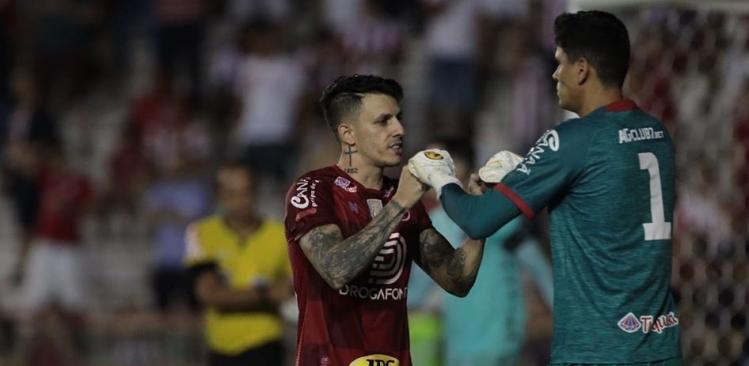 Com problemas financeiros, time da Série B cogita manter redução salarial