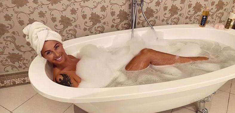 Clube romeno deve ser comprado por modelo que posou para a revista Playboy