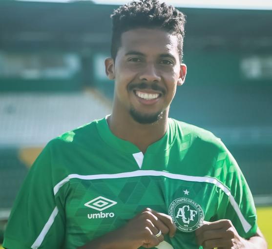 Chapecoense oficializa a contratação de volante do vice-lanterna do Paulistão