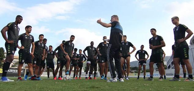 Botafogo marca testes de Covid-19 para elenco, comissão técnica e funcionários