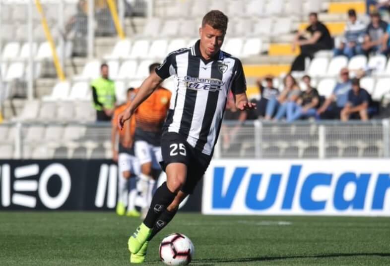 Português: Ex-São Paulo comemora golaço e mostra confiança no Portimonense