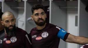 Em negociação avançada, Ponte estipula prazo para acerto com dupla: 'Final de semana'