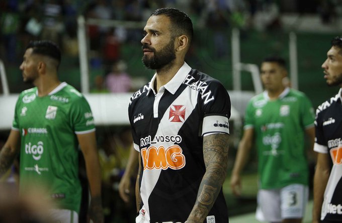 Castán reclama de atraso salarial no Vasco: ‘Desde agosto, recebo só 60%’