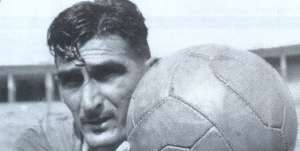 Emblemático atacante fazia seu último gol pela Portuguesa há 65 anos