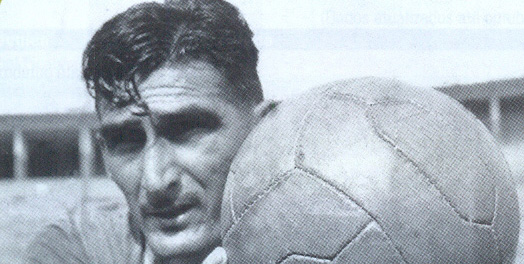 Emblemático atacante fazia seu último gol pela Portuguesa há 65 anos