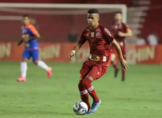 Náutico conversa com Braga e pode ter atacante até metade de 2021