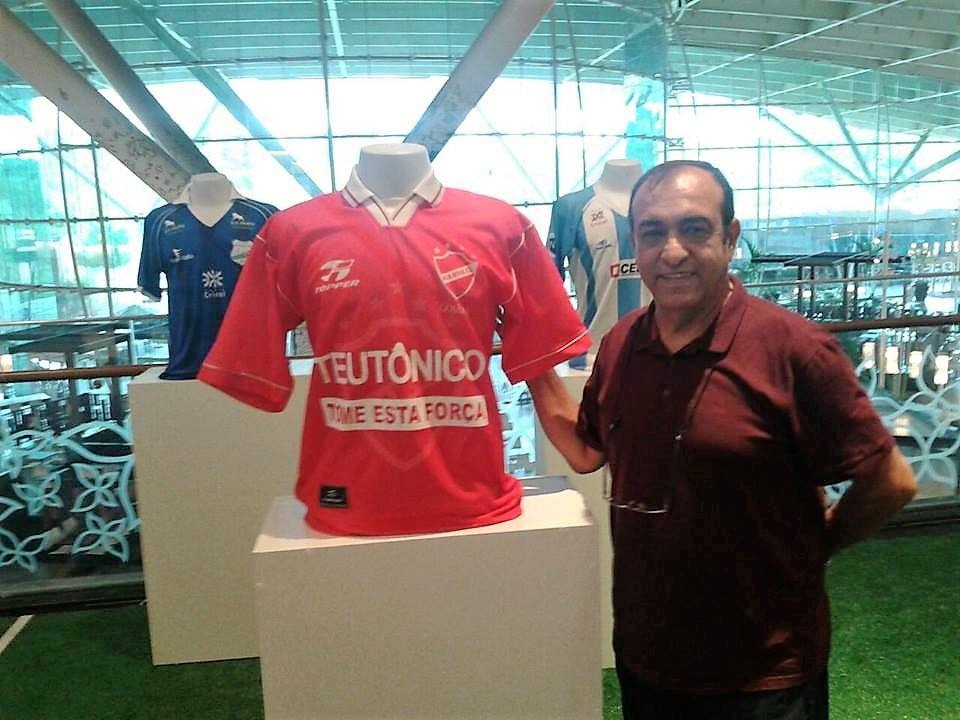 Luto! Morre ex-ponta do Santos irmão de técnico famoso