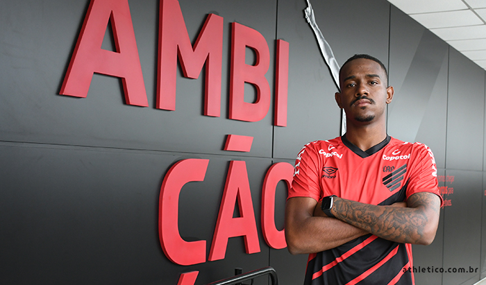 Jovem zagueiro Edu troca o Cruzeiro pelo Athletico-PR