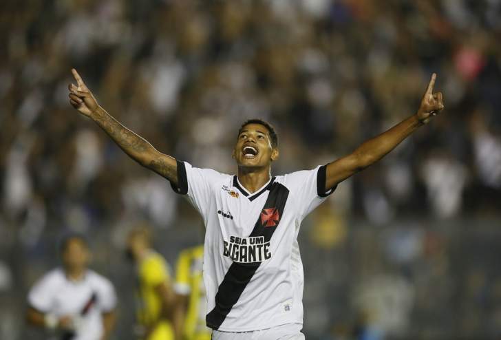 Com oferta de R$ 20 milhões, Atlético-MG avança para contar com atacante do Vasco