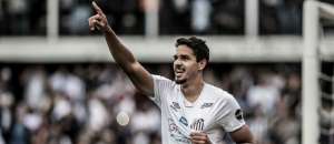 Alvo de Atlético-MG e Sampdoria, zagueiro renova com Santos até 2024: 'Muito feliz'