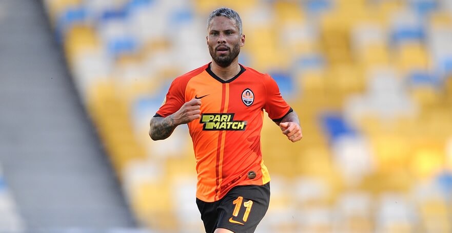 Ucraniano: Ex-São Paulo perde pênalti, mas brilha na vitória do Shakhtar Donetsk