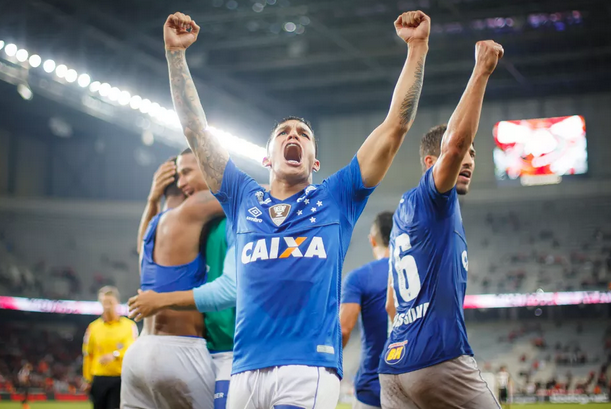 Volante argentino demonstra vontade de retornar ao Cruzeiro