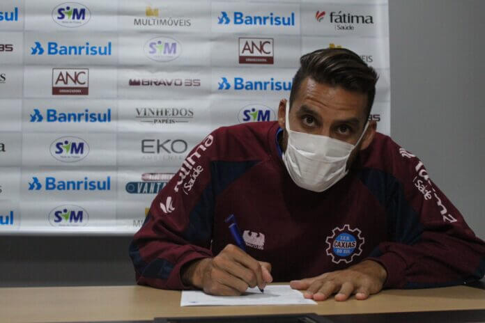 Caxias renova contrato com atacante para a Série D do Brasileiro