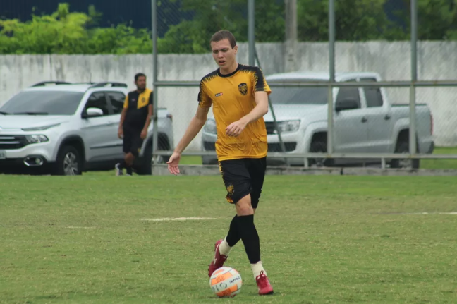 Zagueiro deixa vice-líder do Amazonense e dá pistas que irá reforçar rival na Série D