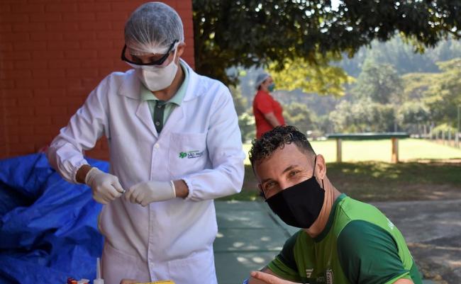 Em segunda rodada de testes, clube da Série B não tem novos casos de covid-19