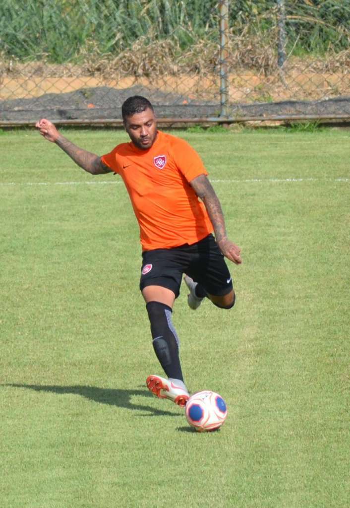 Meia-atacante Caio tem destacado por gols e assistências com a camisa do Desportivo Brasil (Foto: Divulgação)