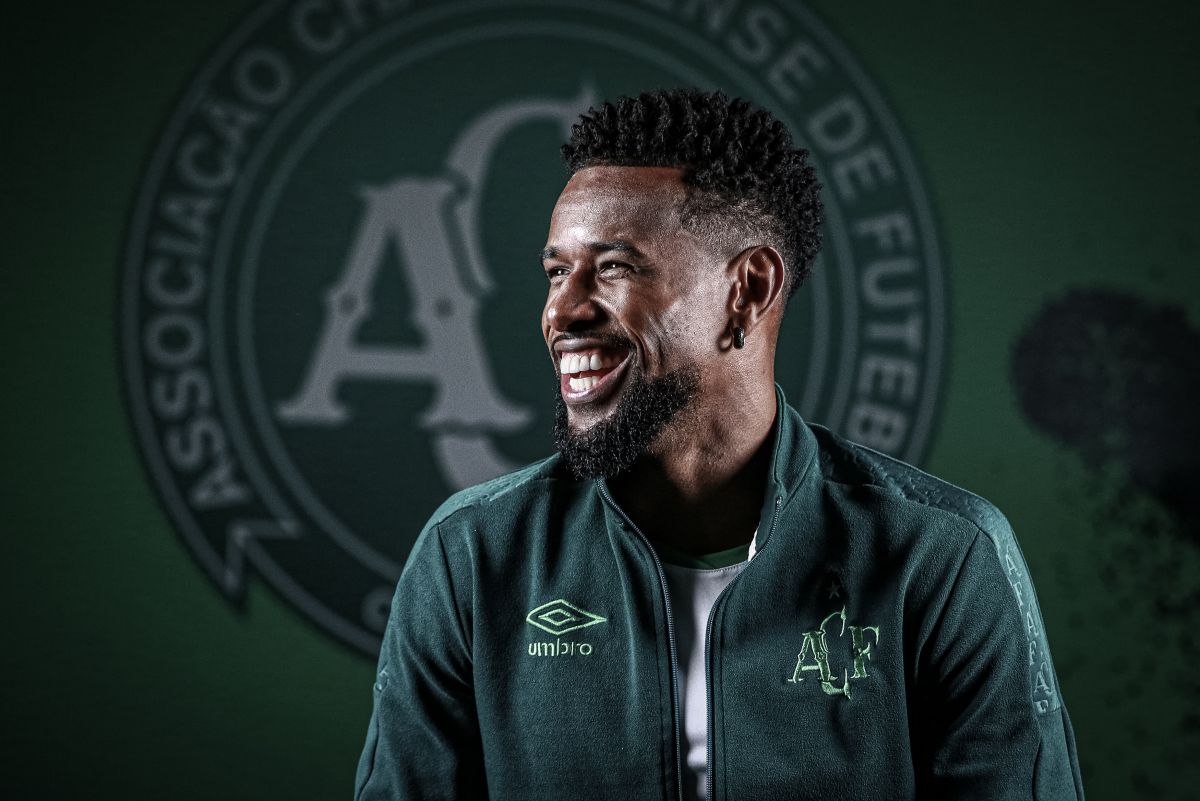 Ex-Borussia Dortmund fala em recomeço e vê casamento com Chapecoense