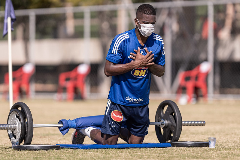 Cacá cita evolução e promete tirar o Cruzeiro “dá situação que está”
