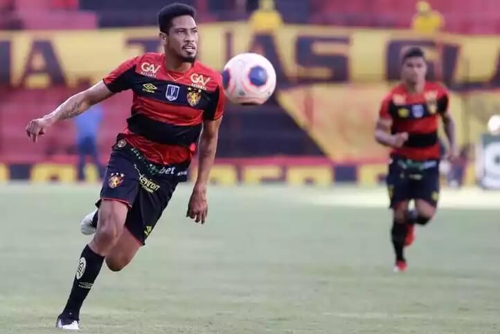 Sport garante permanência de artilheiro e ex-meia do São Paulo