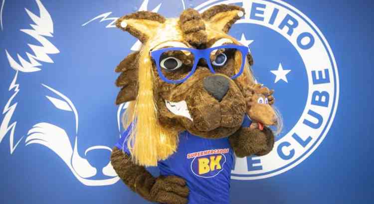 Cruzeiro apresenta nova mascote em homenagem a torcedora-símbolo 2 0002050471333 img
