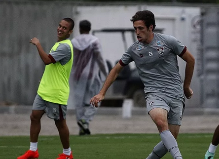 Zagueiro que nunca jogou no Fluminense ganha processo de quase R$ 1 milhão