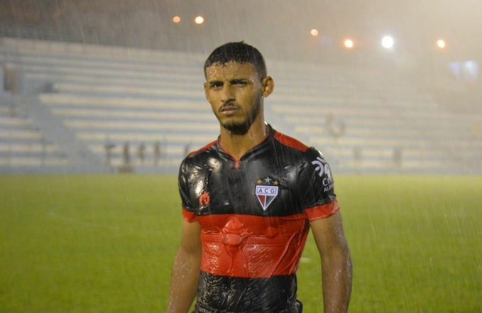 Sem espaço em time do Brasileirão, xará de ídolo argentino deve ser emprestado