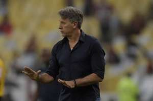 Dia dos namorados! Declaração, pedido e casamento, relembre causos no futebol