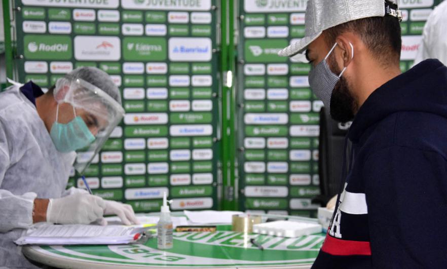 Sem jogadores contaminados, clube da Série B confirma treinos na segunda-feira