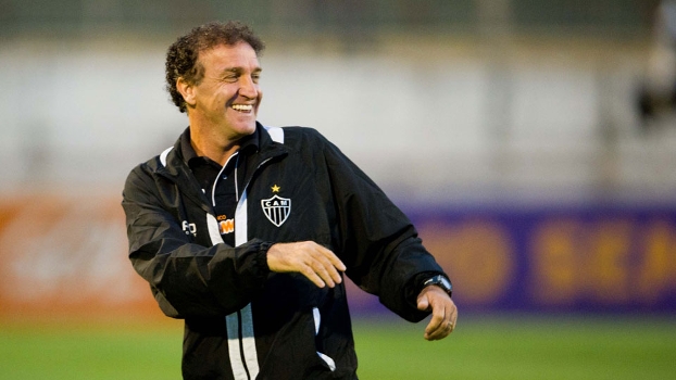 Acusado de cobrar para escalar jogadores, técnico promete acionar a Justiça