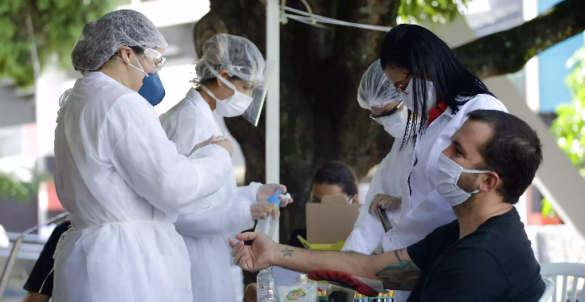 Clube do Brasileirão anuncia resultado de exames: 12 testam positivo para covid-19