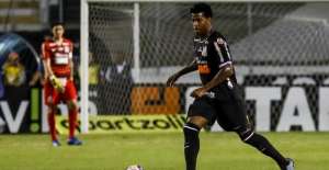 Time do Brasileirão paga mês atrasado e diminui dívida com elenco