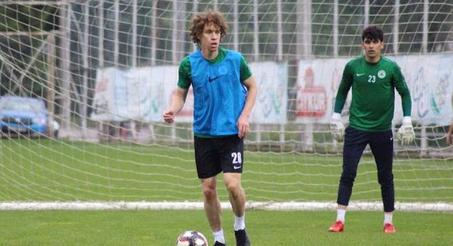 Volante ex-Athletico-PR e Atlético-GO sonha com acesso na Turquia