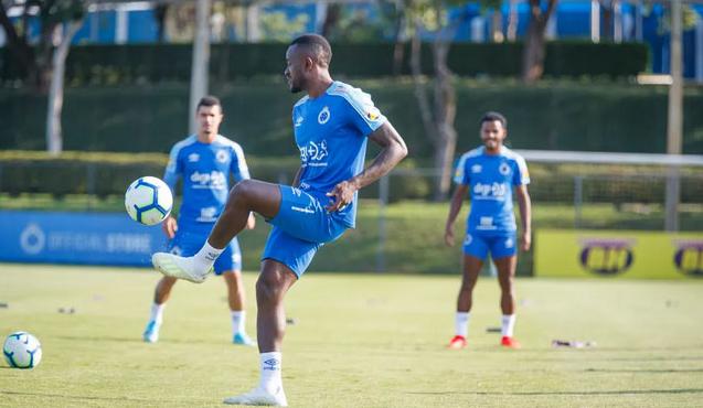 Atacante de apenas três gols se despede do Cruzeiro: “Gigante”